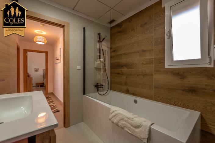 Image No.23-3 Bed Villa / Detached for sale