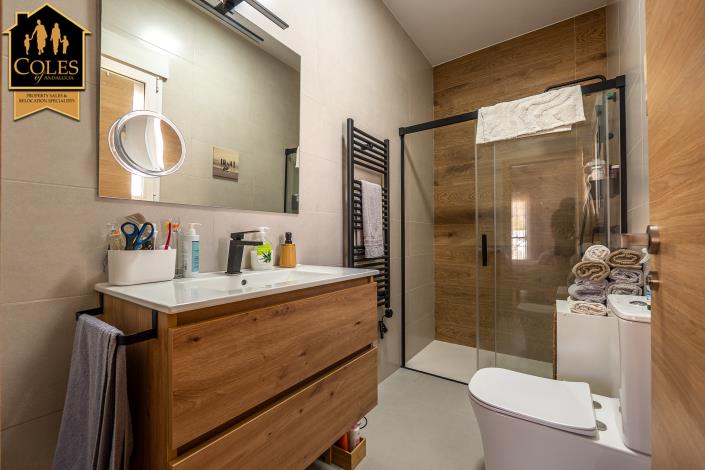 Image No.31-3 Bed Villa / Detached for sale