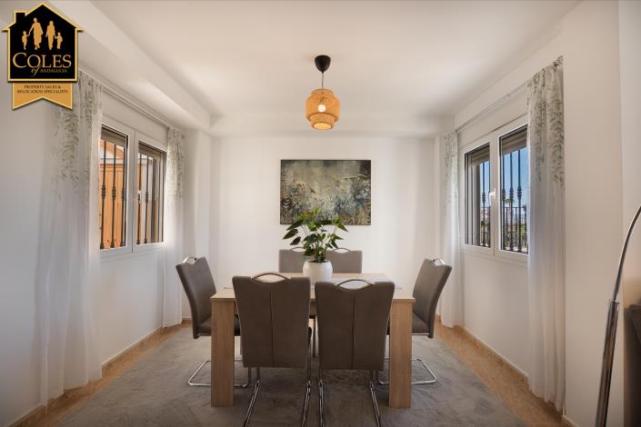 Image No.12-3 Bed Townhouse for sale