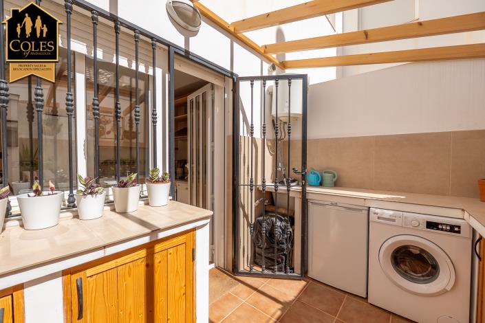 Image No.17-3 Bed Townhouse for sale