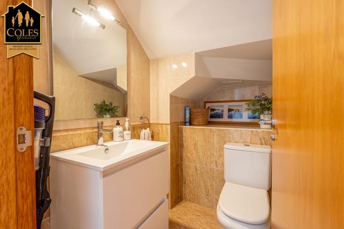 Image No.18-3 Bed Townhouse for sale