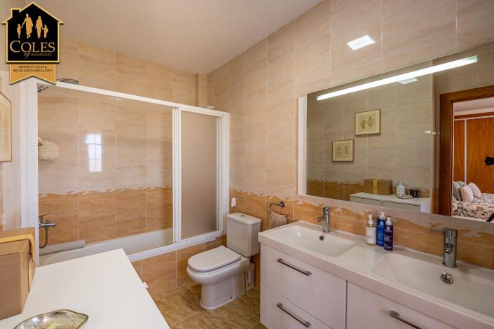 Image No.22-3 Bed Townhouse for sale