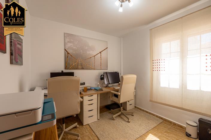 Image No.27-3 Bed Townhouse for sale