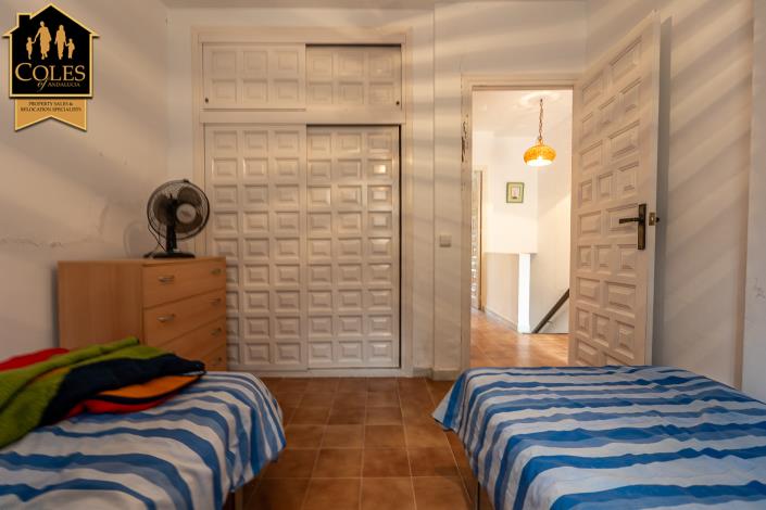 Image No.8-2 Bed Townhouse for sale