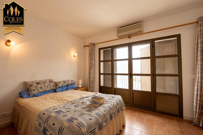 Image No.11-2 Bed Townhouse for sale