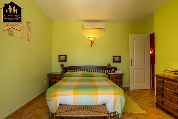 Image No.25-2 Bed Townhouse for sale