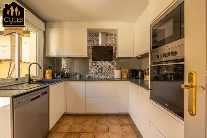 Image No.6-2 Bed Townhouse for sale