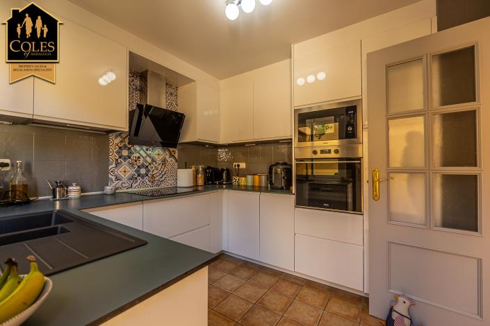 Image No.7-2 Bed Townhouse for sale