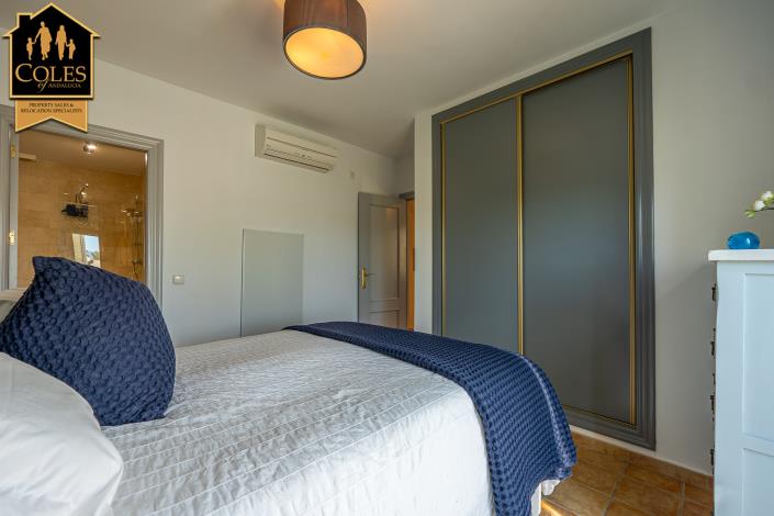 Image No.18-2 Bed Townhouse for sale