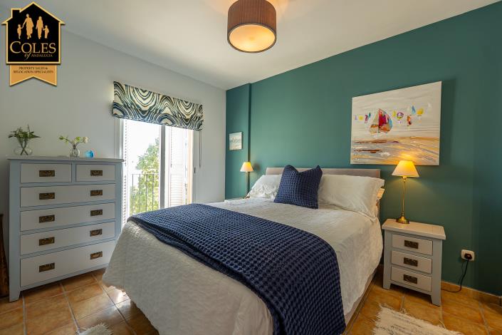 Image No.20-2 Bed Townhouse for sale