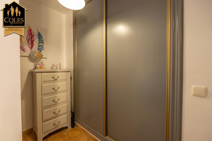 Image No.25-2 Bed Townhouse for sale