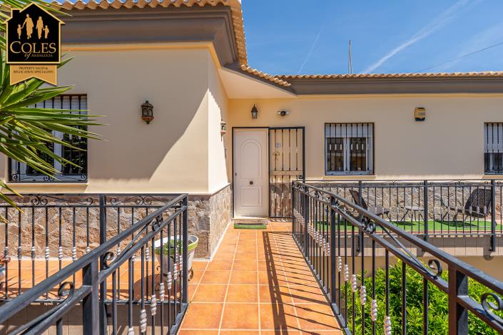 Image No.23-4 Bed Villa / Detached for sale