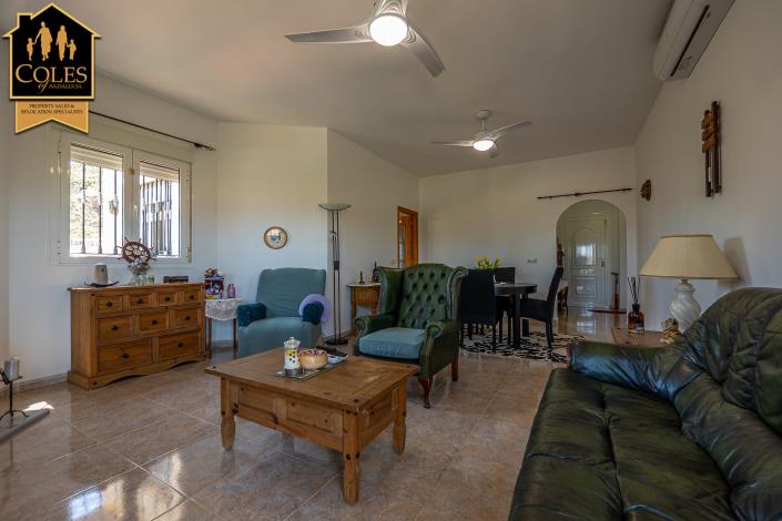 Image No.24-4 Bed Villa / Detached for sale