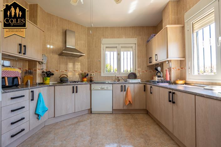 Image No.28-4 Bed Villa / Detached for sale