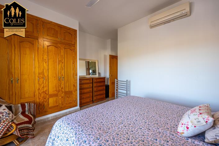 Image No.35-4 Bed Villa / Detached for sale