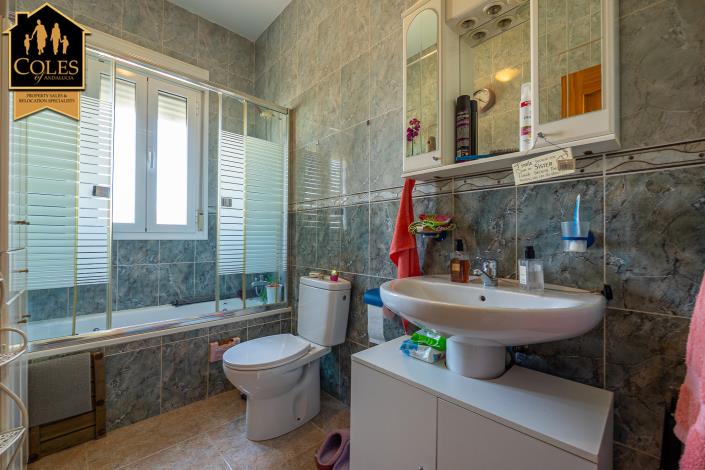 Image No.37-4 Bed Villa / Detached for sale