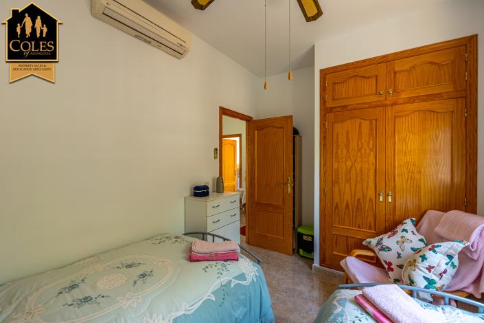 Image No.39-4 Bed Villa / Detached for sale