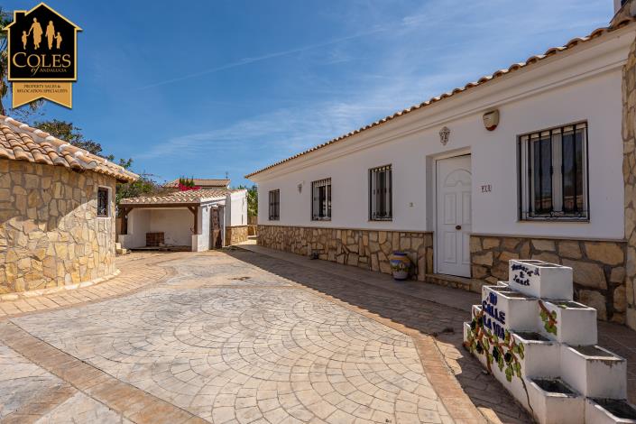 Image No.6-3 Bed Villa / Detached for sale
