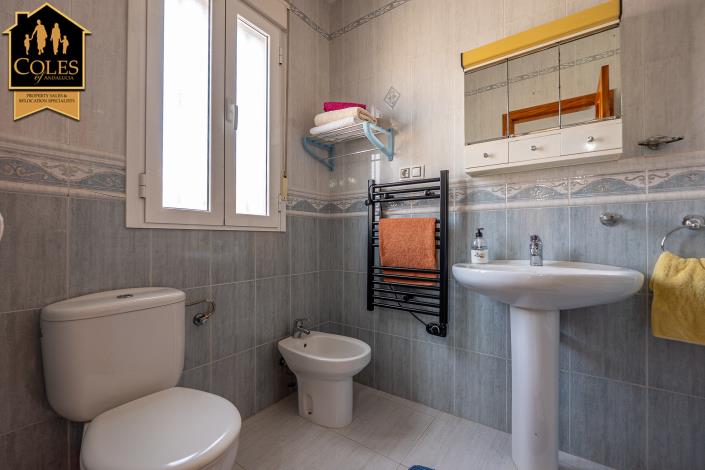 Image No.22-3 Bed Villa / Detached for sale