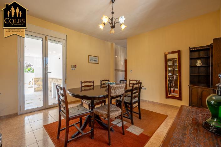 Image No.27-3 Bed Villa / Detached for sale