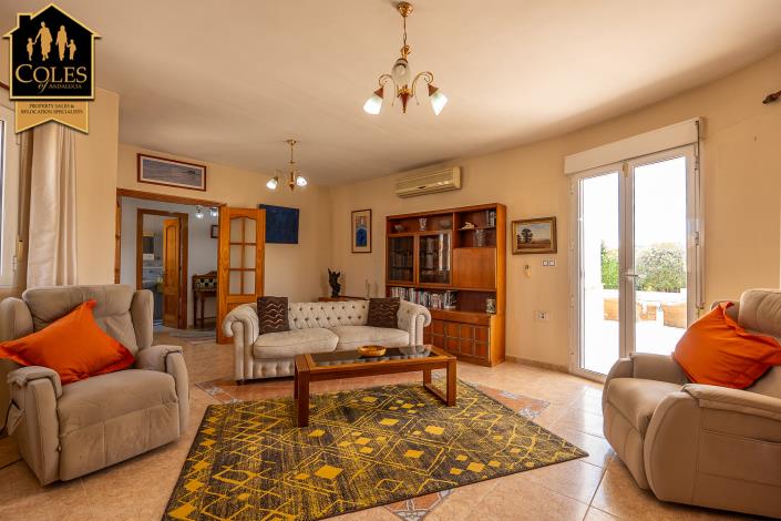 Image No.39-3 Bed Villa / Detached for sale