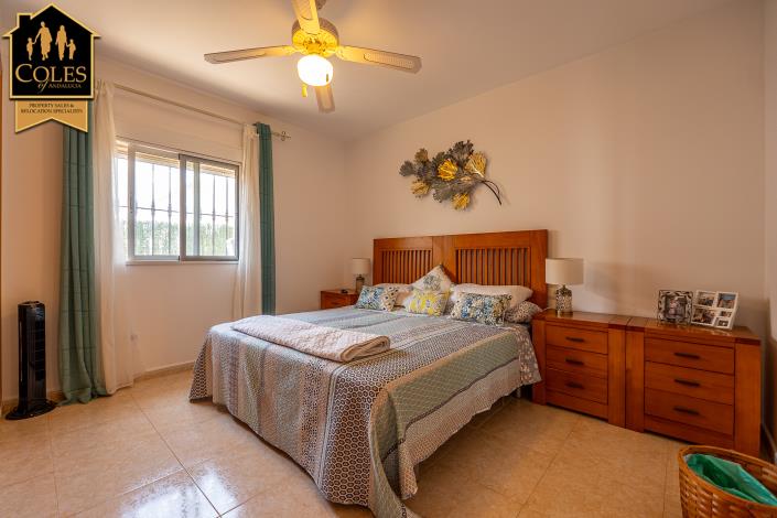 Image No.18-3 Bed Villa / Detached for sale