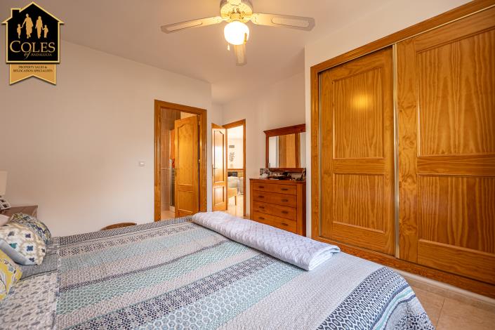 Image No.19-3 Bed Villa / Detached for sale