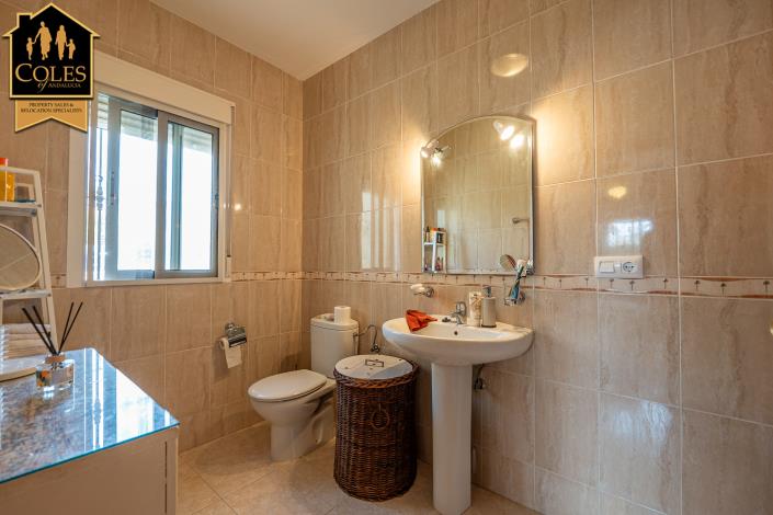 Image No.20-3 Bed Villa / Detached for sale