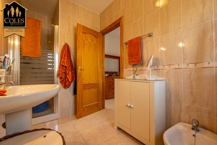 Image No.21-3 Bed Villa / Detached for sale