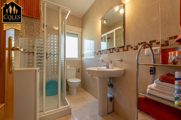 Image No.24-3 Bed Villa / Detached for sale