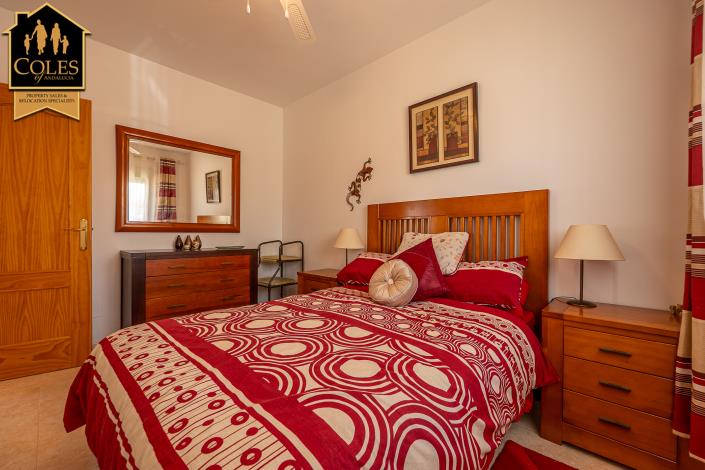 Image No.26-3 Bed Villa / Detached for sale