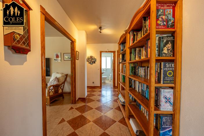 Image No.10-3 Bed Villa / Detached for sale