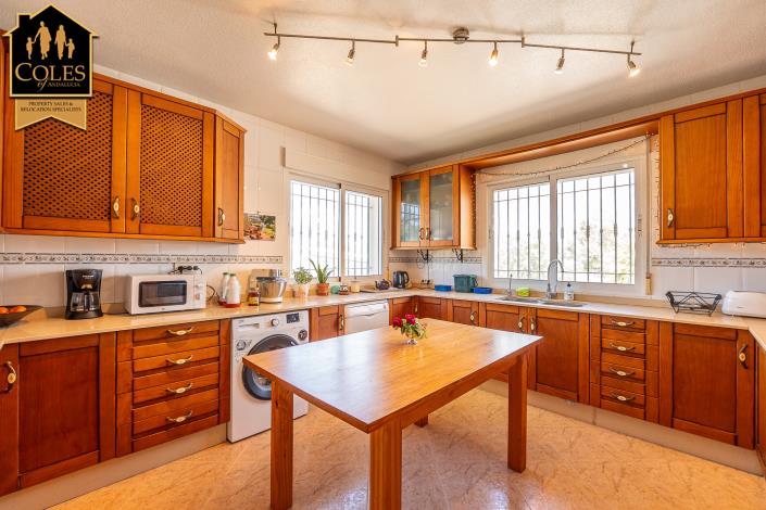 Image No.11-3 Bed Villa / Detached for sale