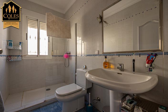 Image No.27-3 Bed Villa / Detached for sale