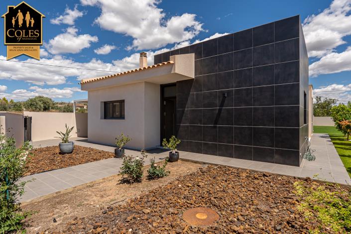 Image No.10-3 Bed Villa / Detached for sale