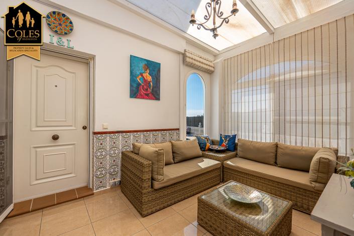 Image No.10-2 Bed Villa / Detached for sale
