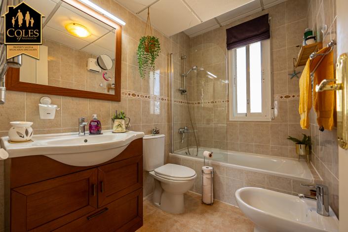 Image No.20-2 Bed Villa / Detached for sale