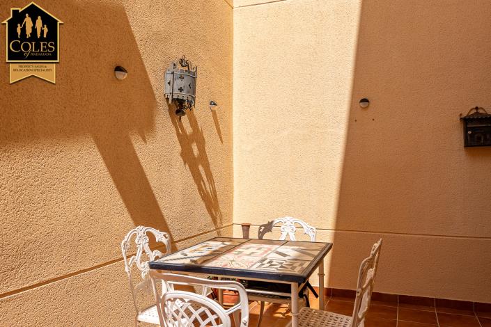 Image No.8-2 Bed Townhouse for sale