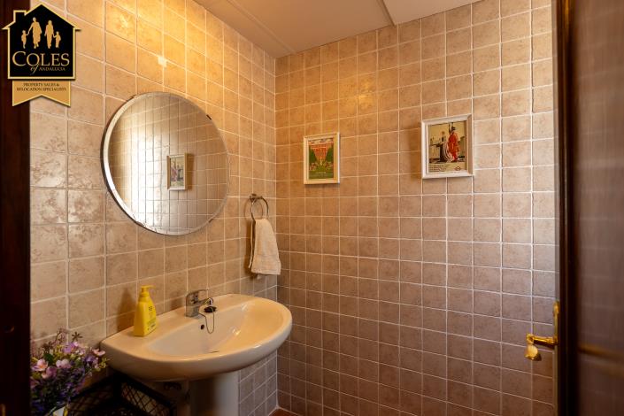 Image No.18-2 Bed Townhouse for sale