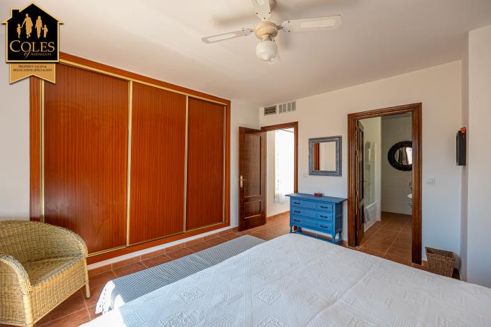 Image No.23-2 Bed Townhouse for sale