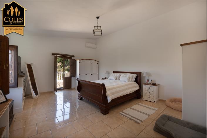 Image No.18-3 Bed Cortijo for sale