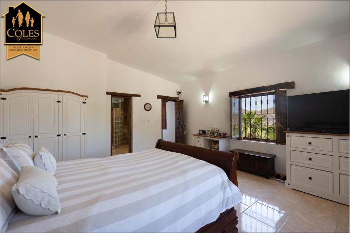 Image No.19-3 Bed Cortijo for sale