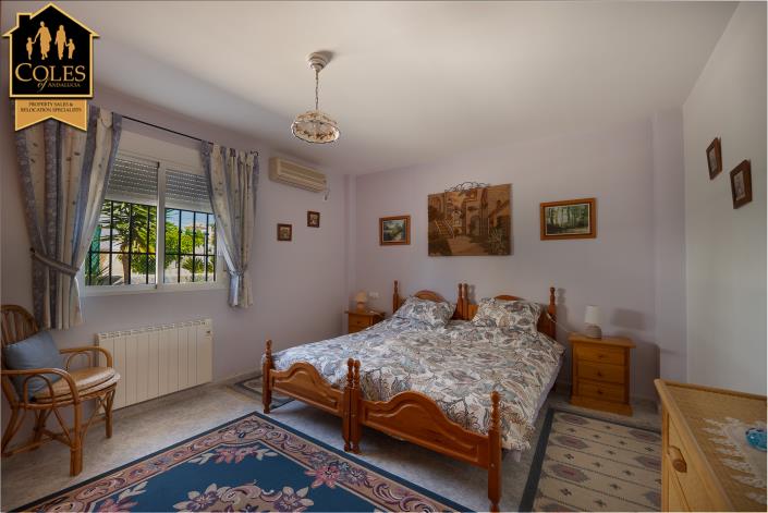 Image No.28-3 Bed Villa / Detached for sale