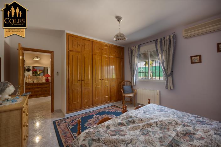Image No.29-3 Bed Villa / Detached for sale