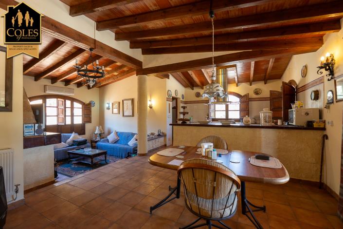 Image No.6-3 Bed Villa / Detached for sale
