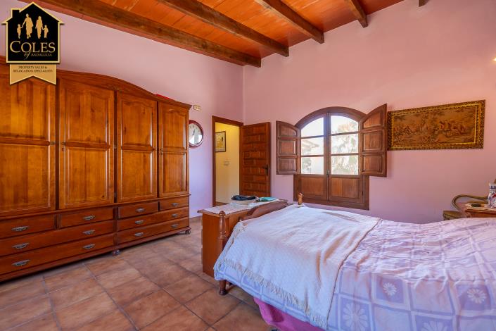 Image No.13-3 Bed Villa / Detached for sale