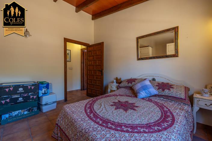 Image No.17-3 Bed Villa / Detached for sale