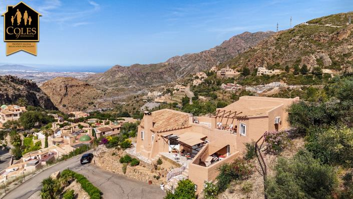 Image No.3-3 Bed Villa / Detached for sale