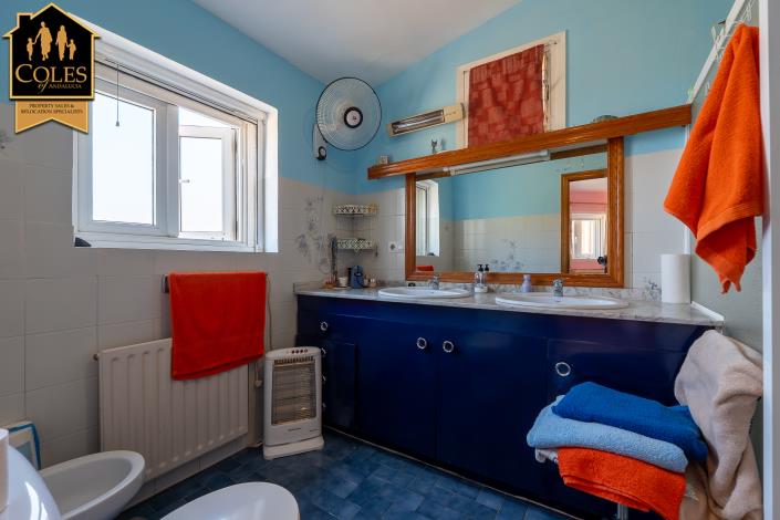 Image No.17-3 Bed Villa / Detached for sale