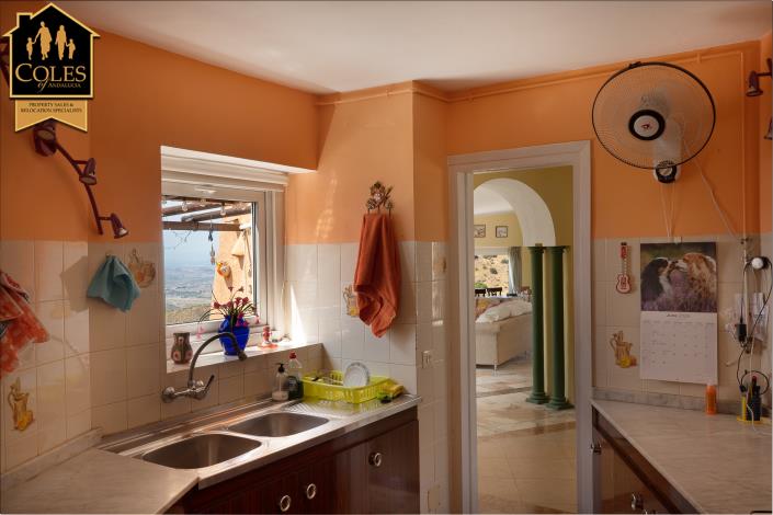 Image No.19-3 Bed Villa / Detached for sale